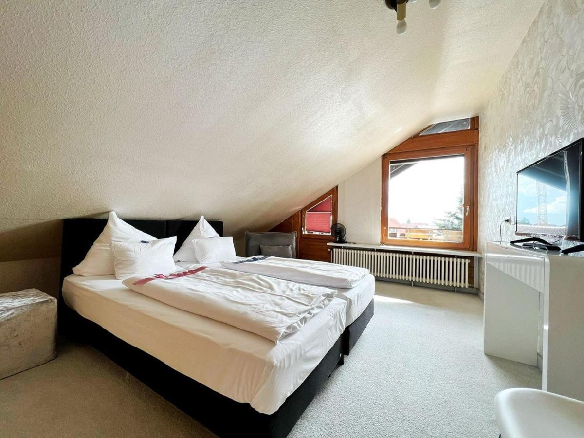 Hotel Hellers Twenty Four I -24H-Check-In- Friedrichshafen Buitenkant foto